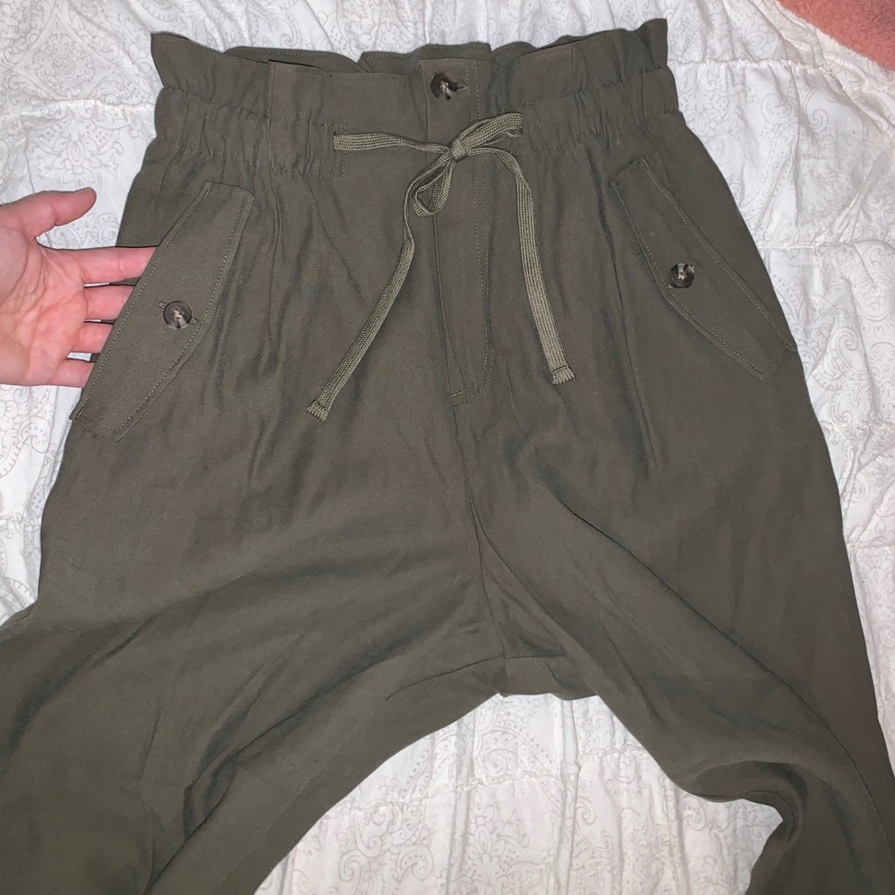 🔥Bundle🔥2 pairs of H&M paper bag style pants.